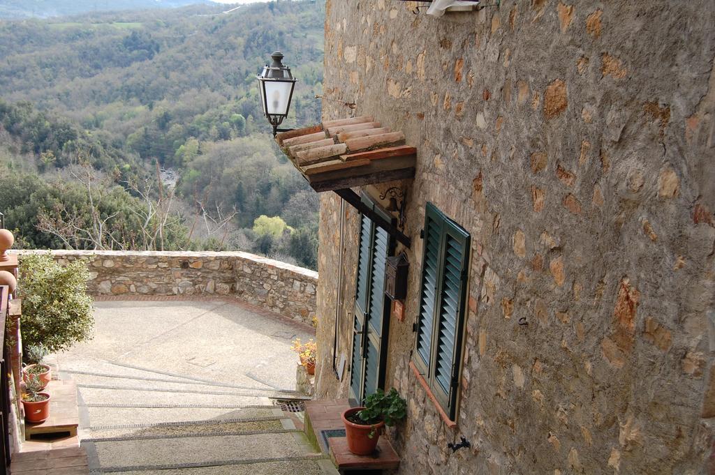 Hotel Emily House Montecerboli Exterior foto