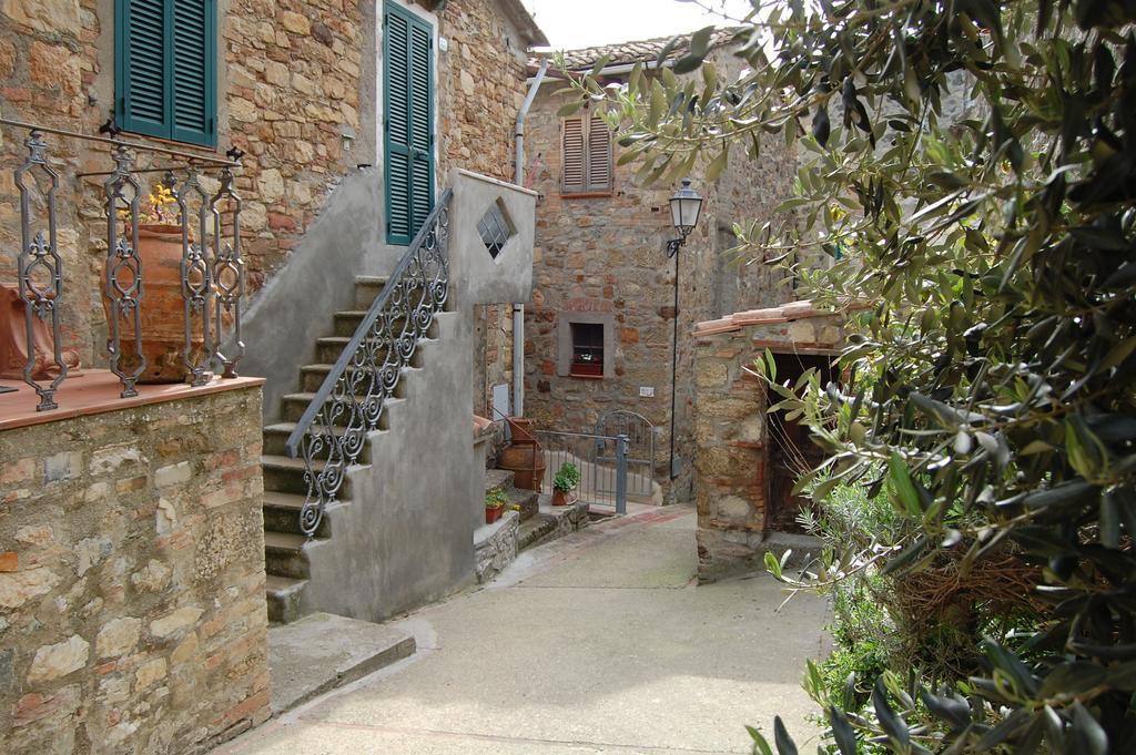 Hotel Emily House Montecerboli Exterior foto